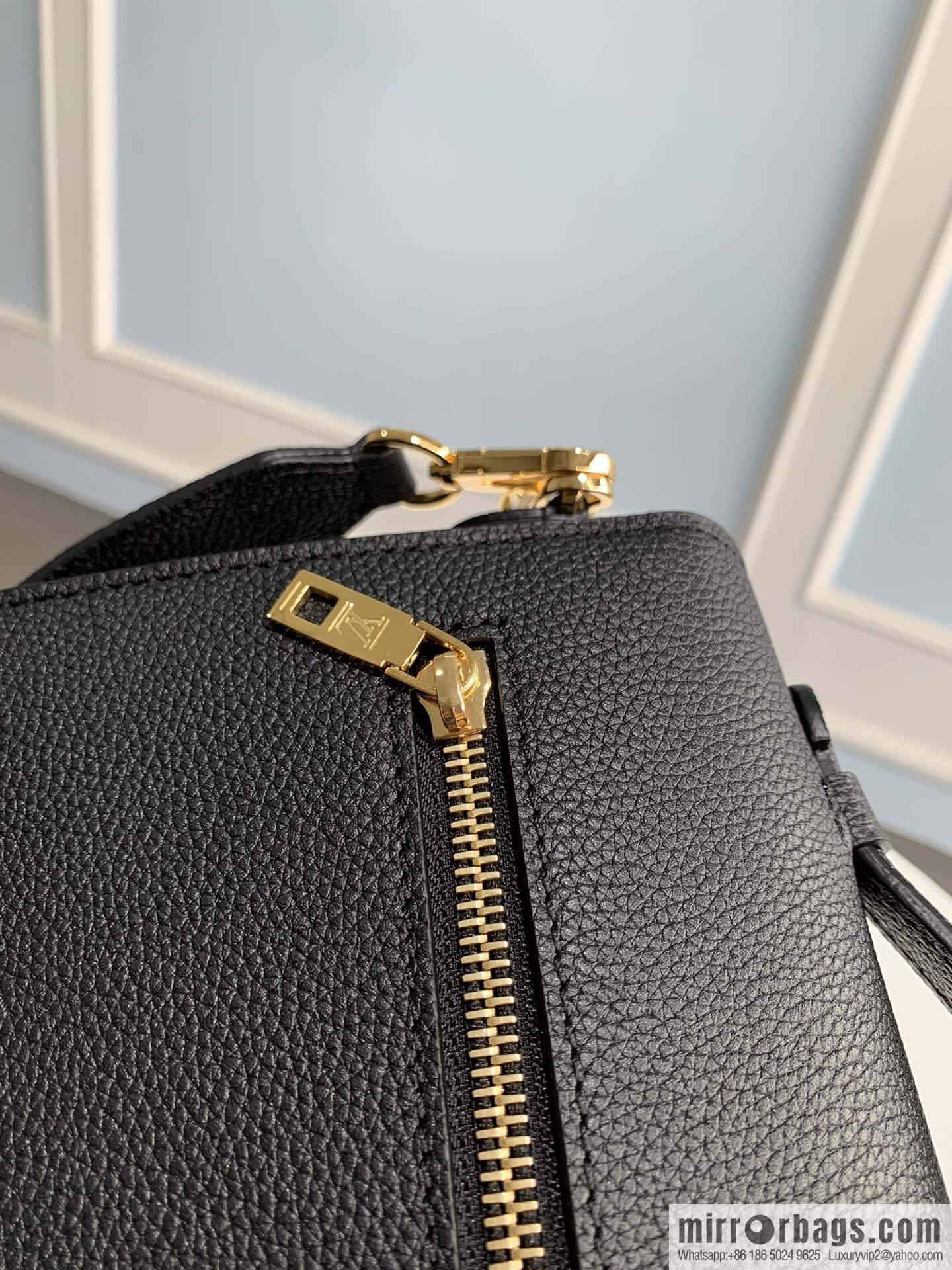 LV M22735 Oxford