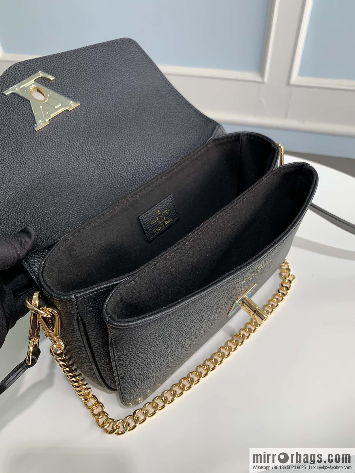 LV M22735 Oxford