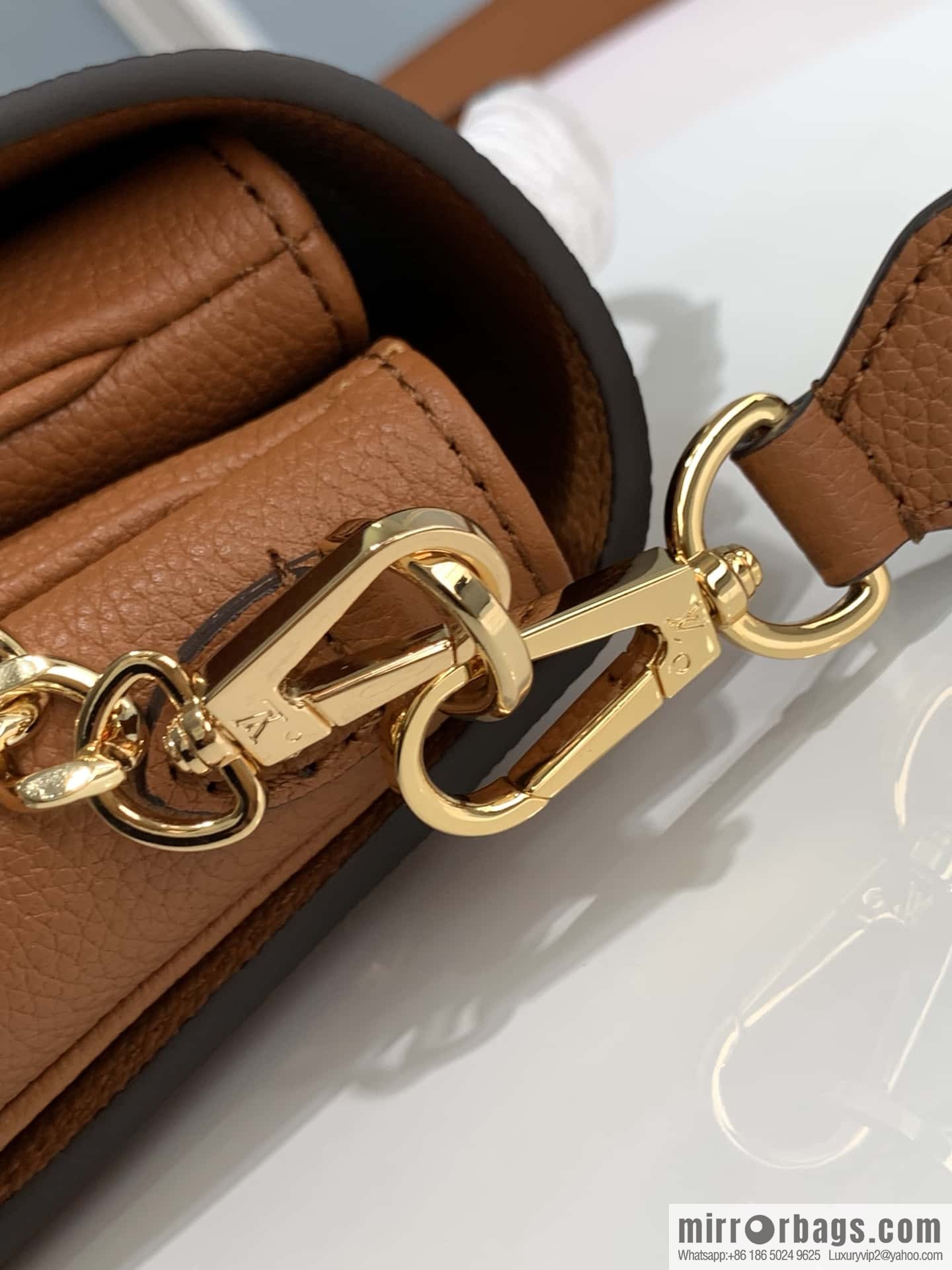 LV M22952 Oxford
