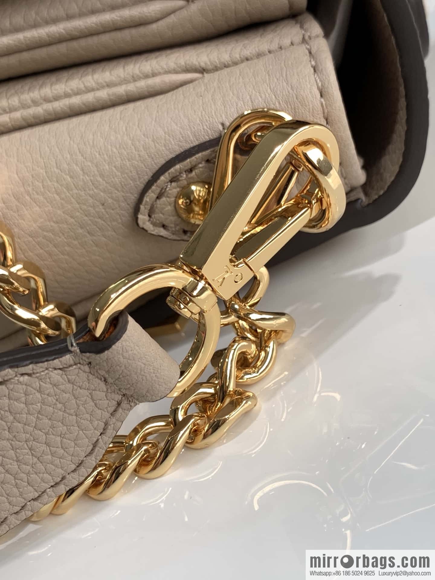 LV M22792 Oxford