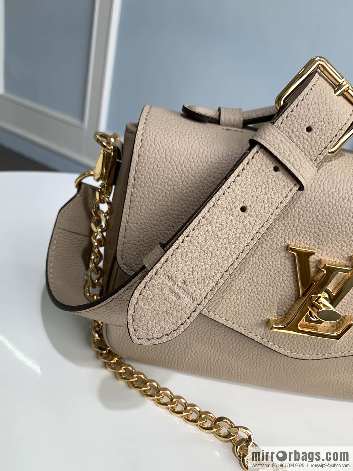 LV M22792 Oxford