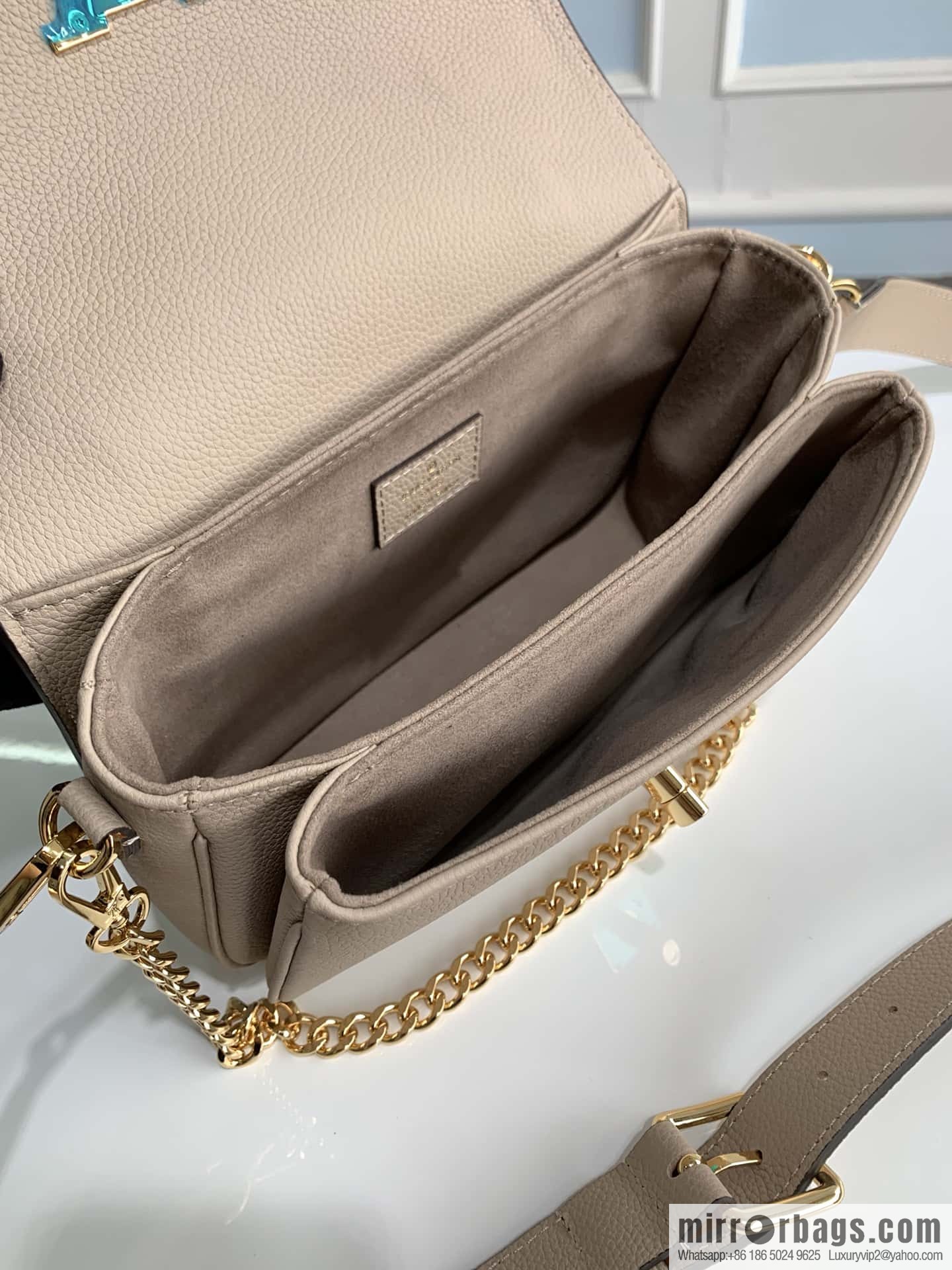 LV M22792 Oxford