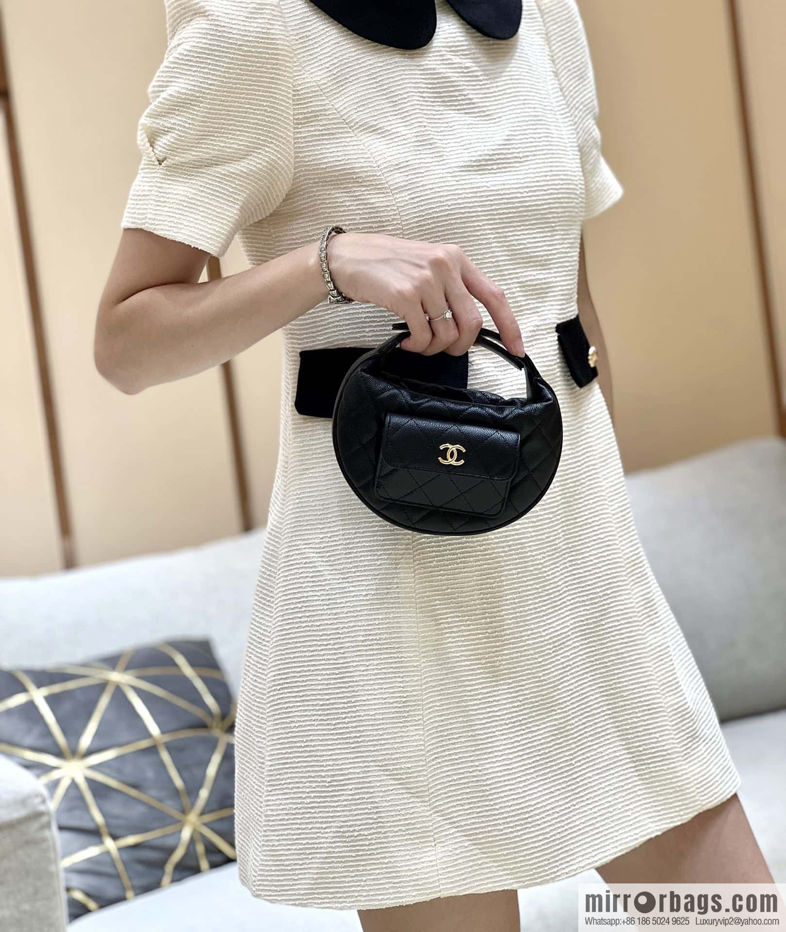 CHANEL 23B Autumn and Winter Preview Series, Litchi Leather Hula Hoop AP3467
