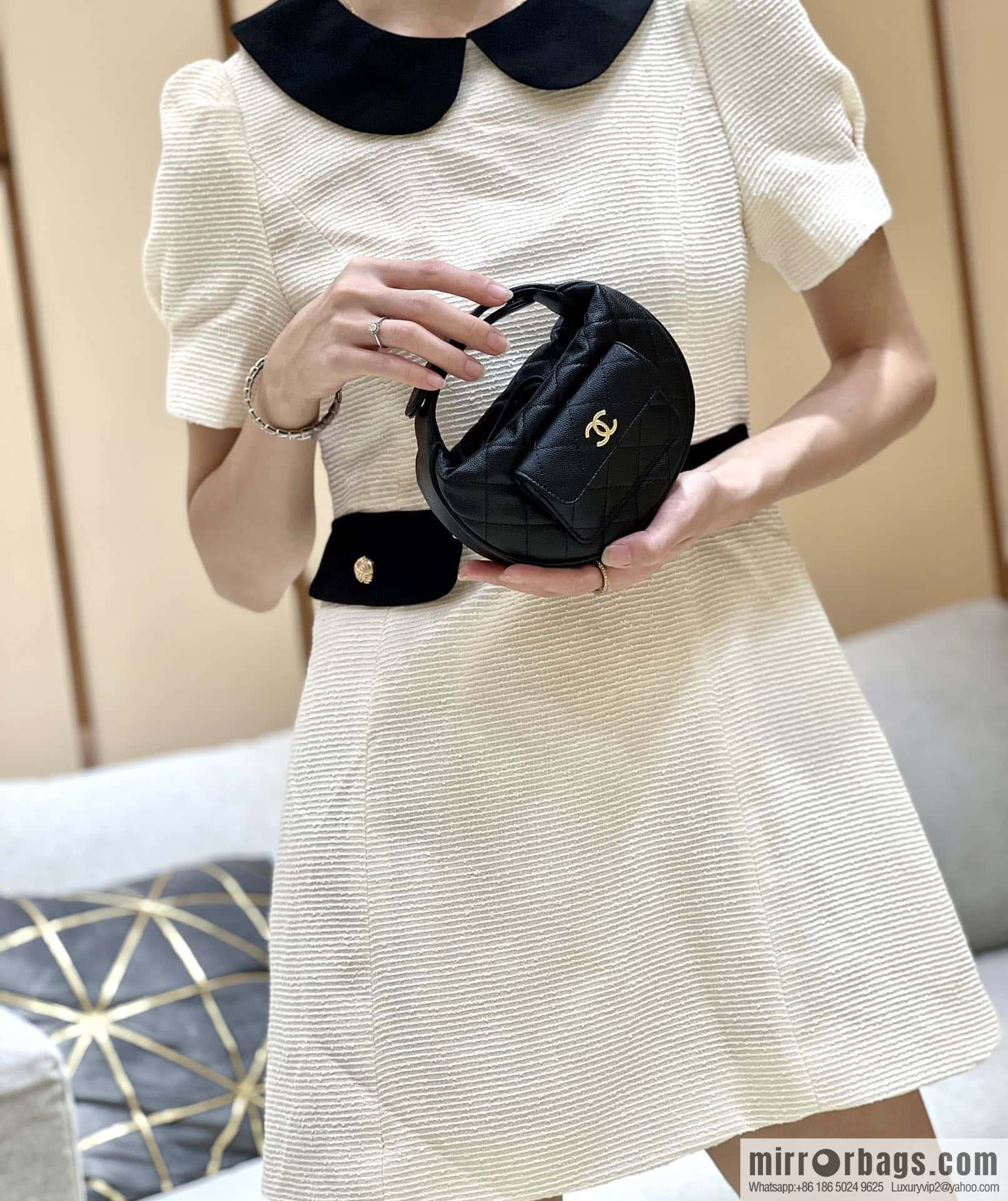 CHANEL 23B Autumn and Winter Preview Series, Litchi Leather Hula Hoop AP3467