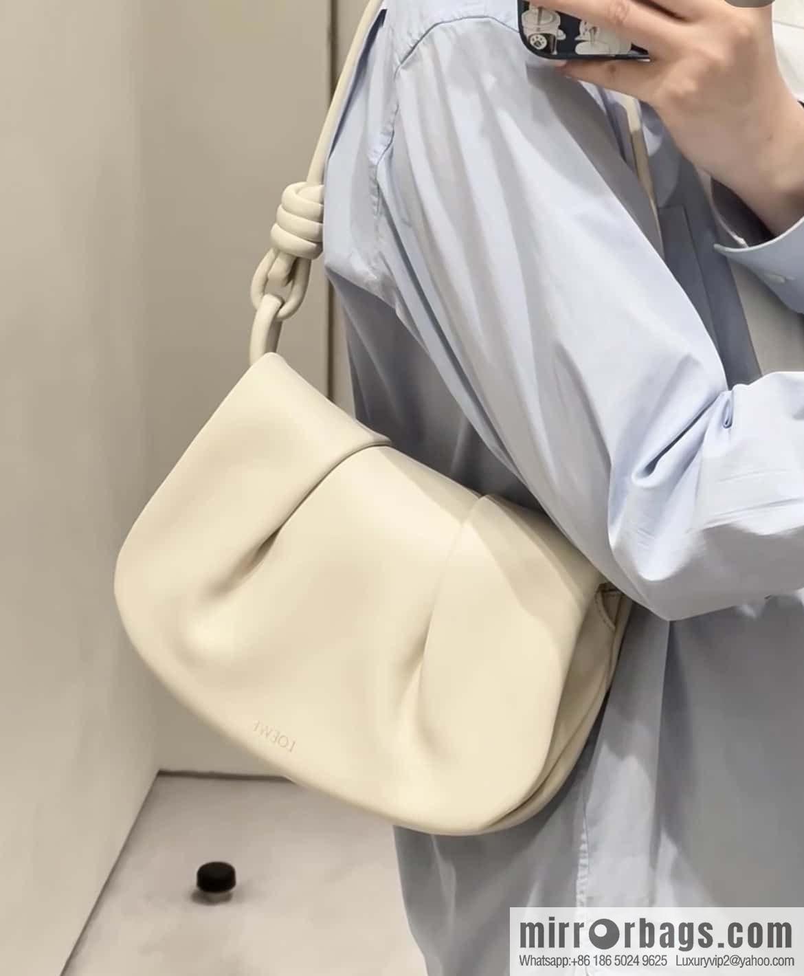 LOEWE latest series Paseo new member Paseo Satchel 0686 white