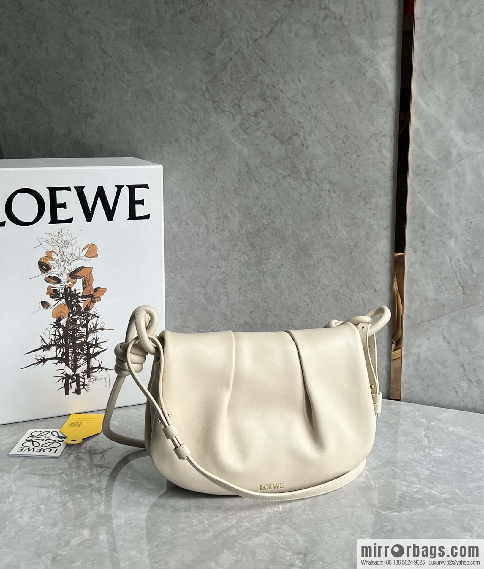LOEWE latest series Paseo new member Paseo Satchel 0686 white
