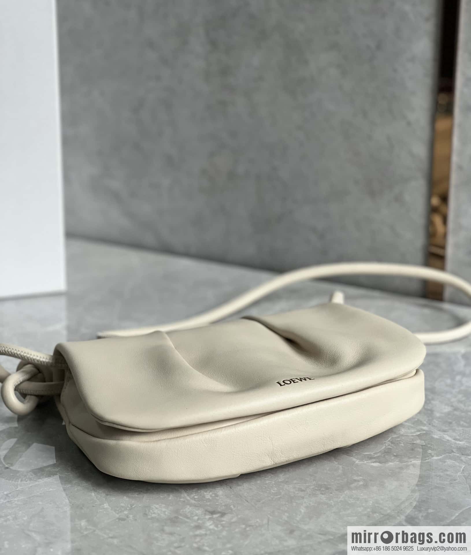 LOEWE latest series Paseo new member Paseo Satchel 0686 white