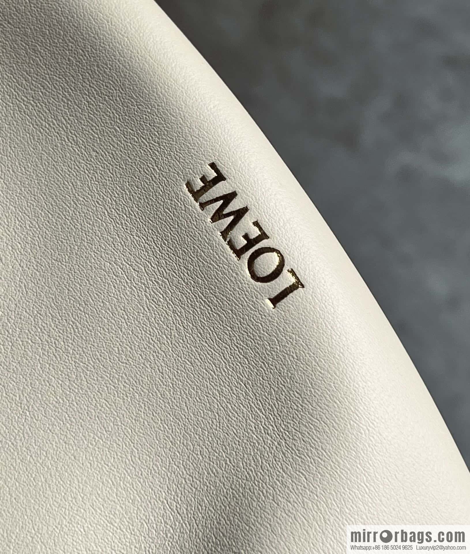 LOEWE latest series Paseo new member Paseo Satchel 0686 white