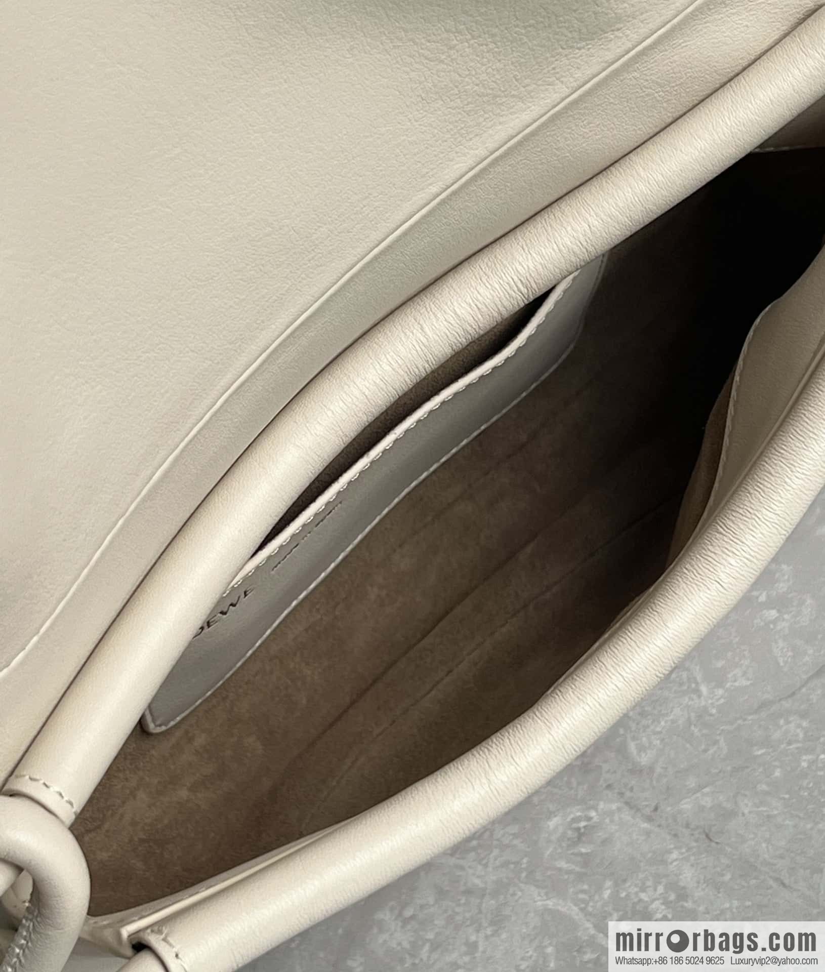 LOEWE latest series Paseo new member Paseo Satchel 0686 white