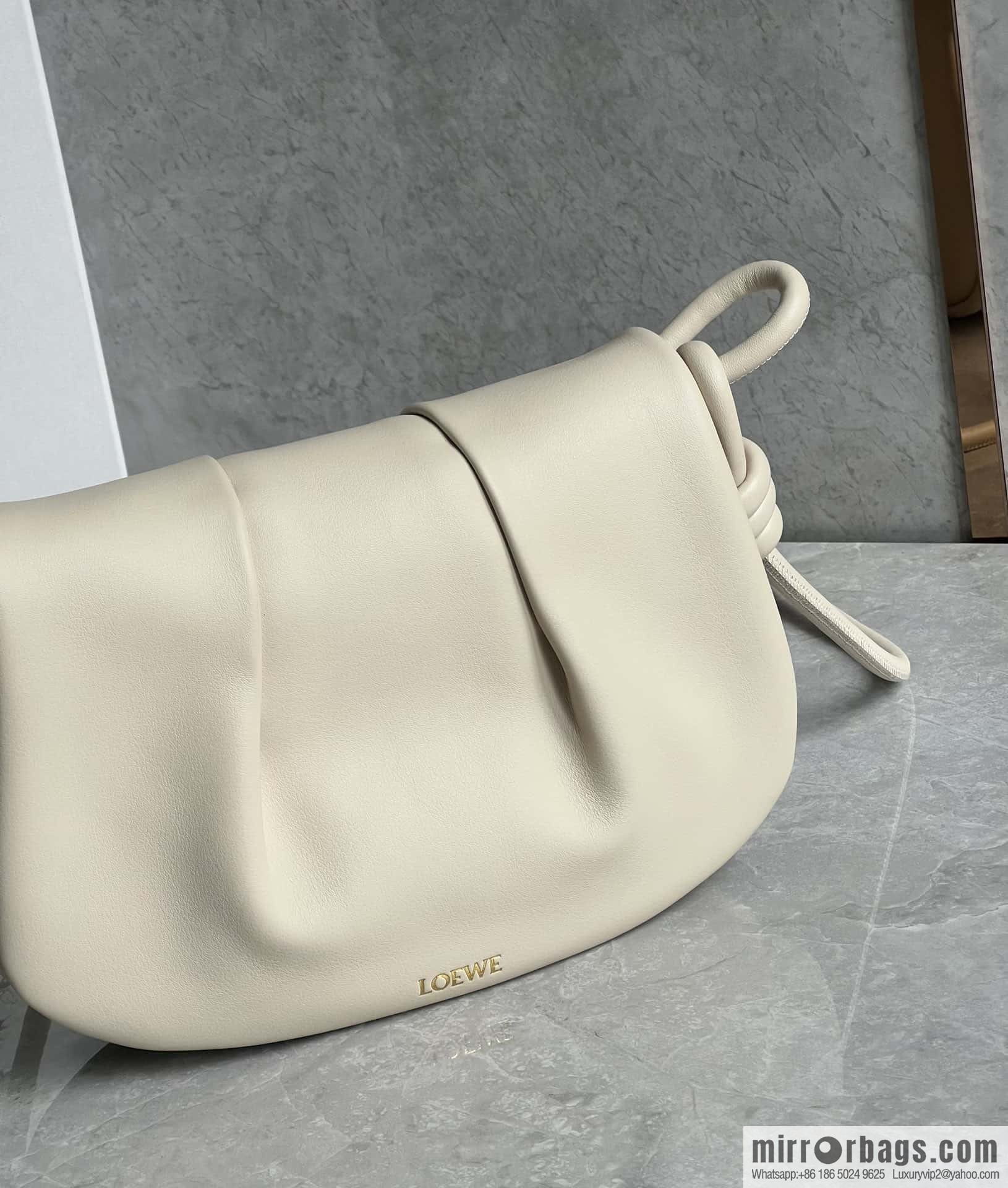 LOEWE latest series Paseo new member Paseo Satchel 0686 white