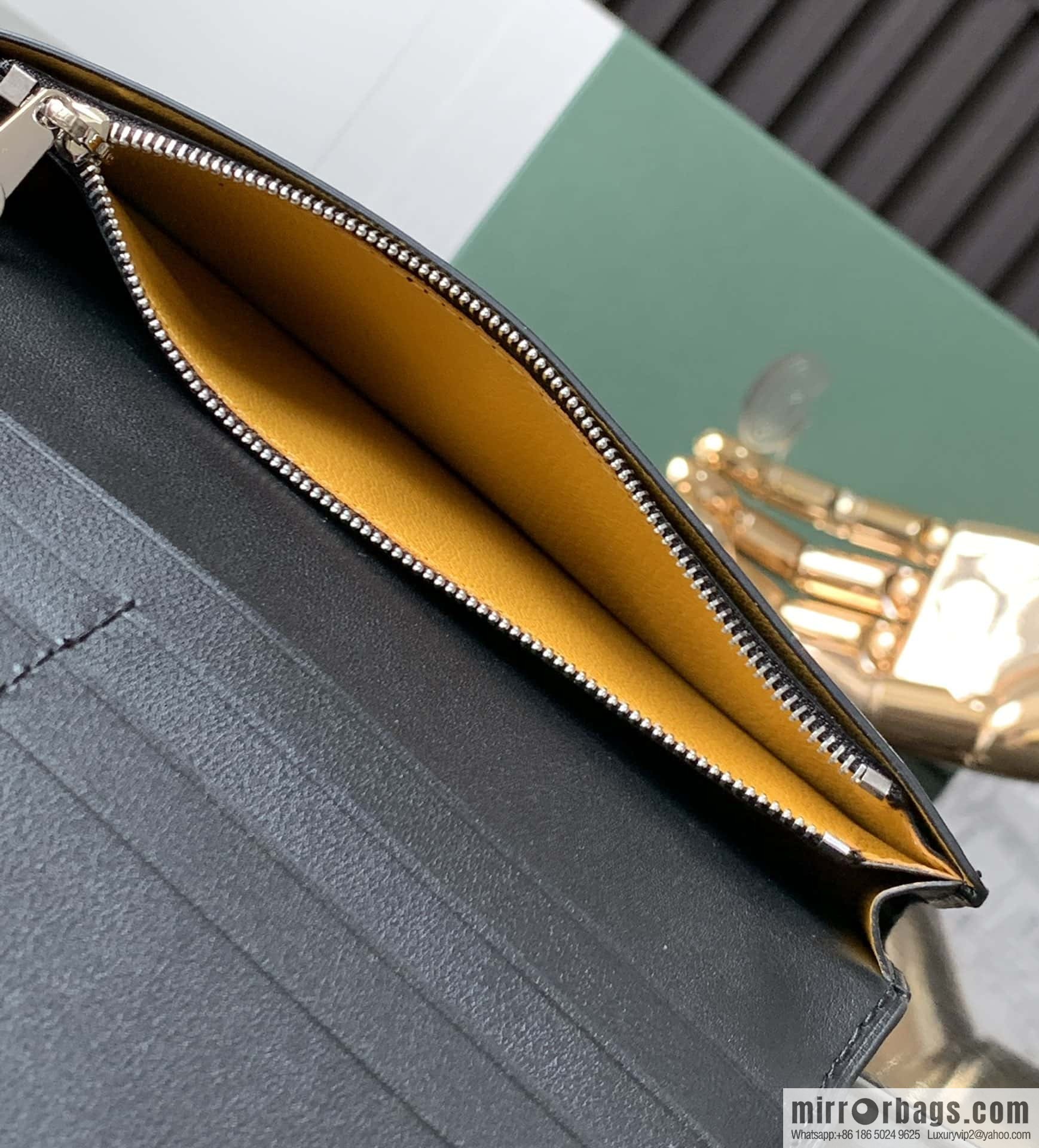 Goyard GOYARD · suit clip 7709