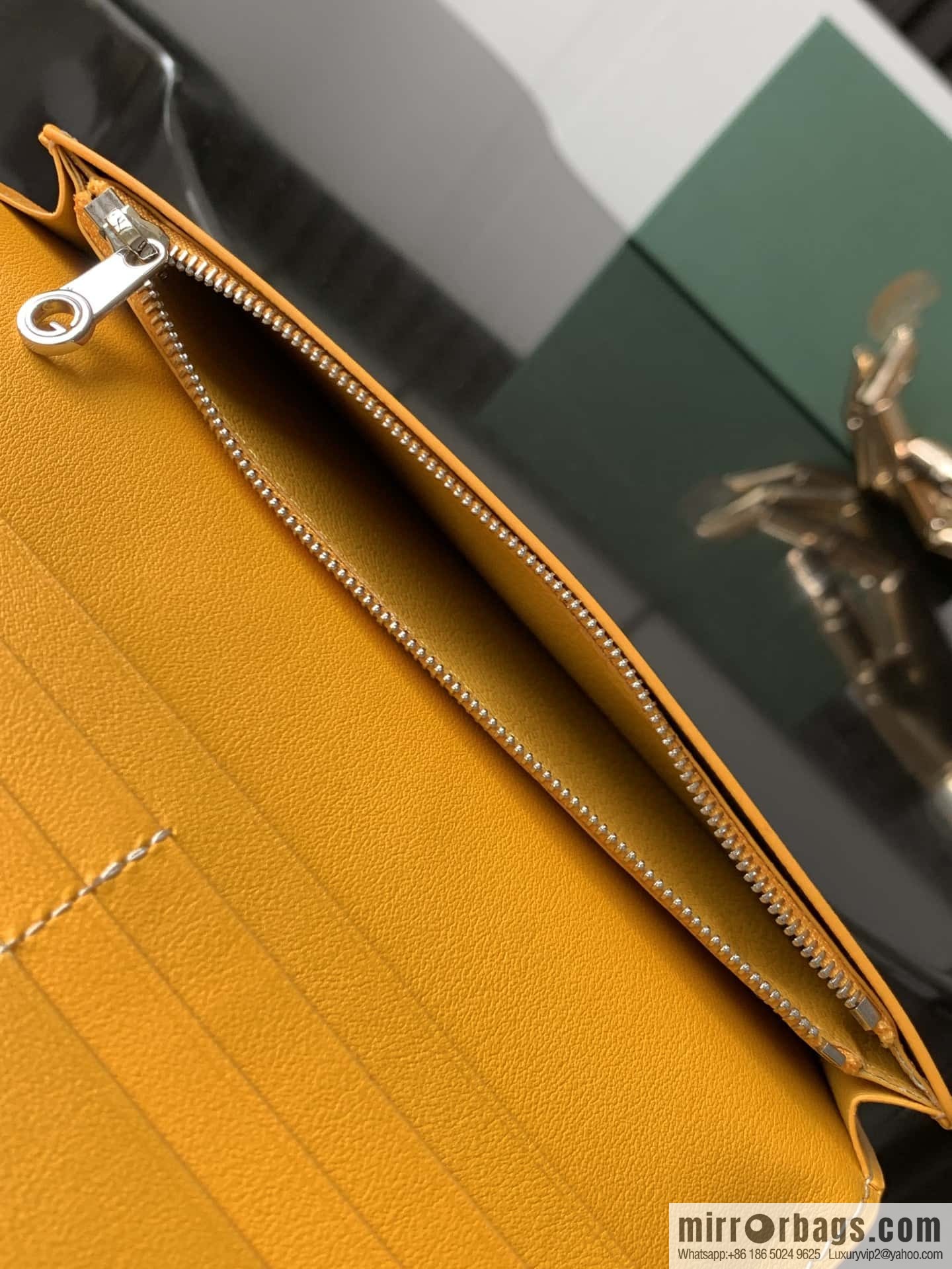 Goyard GOYARD · suit clip 7709