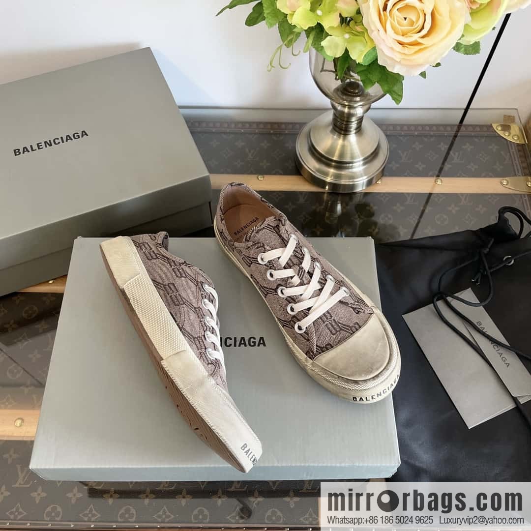 𝐁𝐚𝐥𝐞𝐧𝐜𝐢𝐚𝐠𝐚 Balenciaga, spring and summer Vintage do old canvas vulcanized shoes