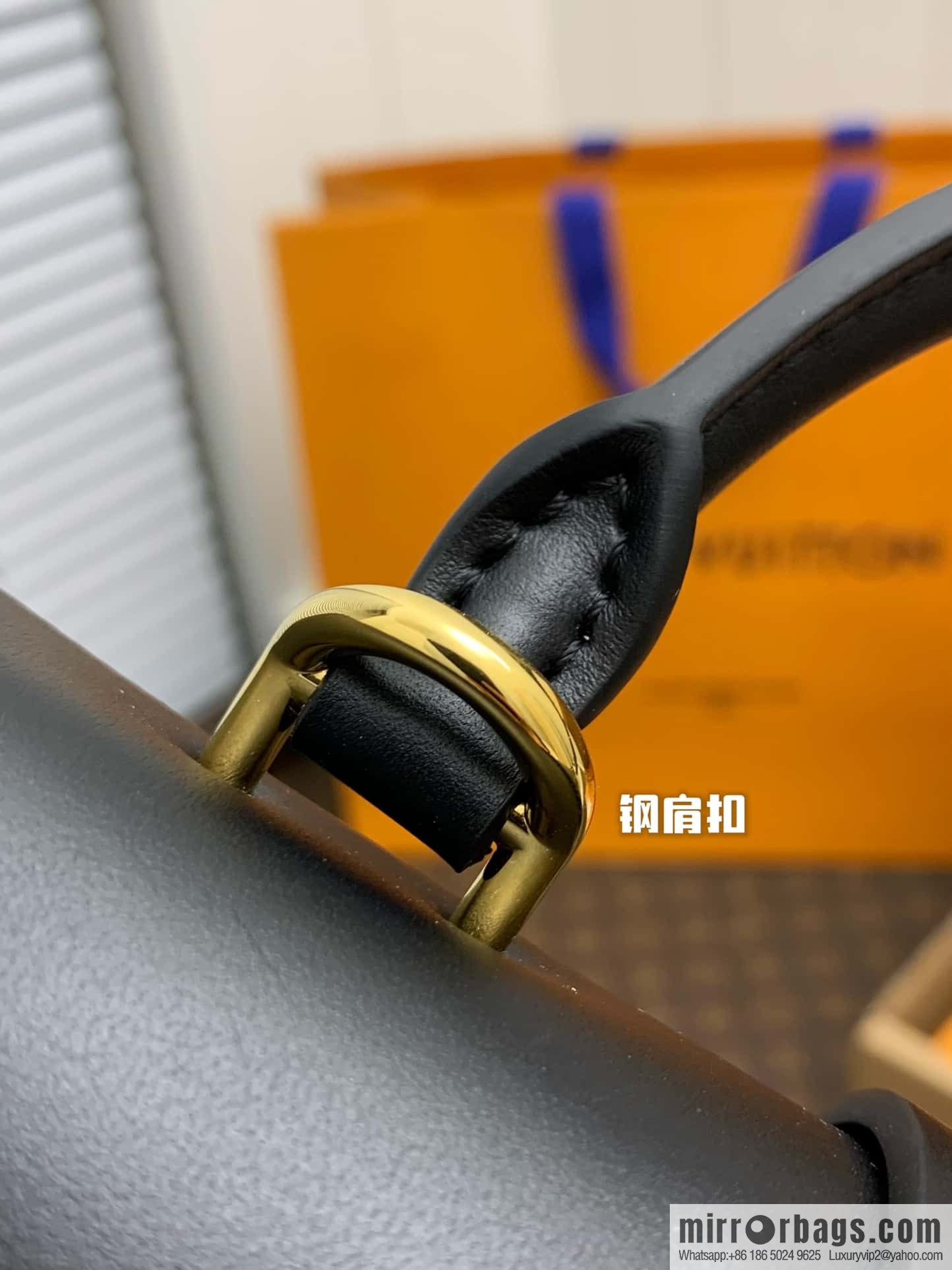 LV M44141 Locky BB