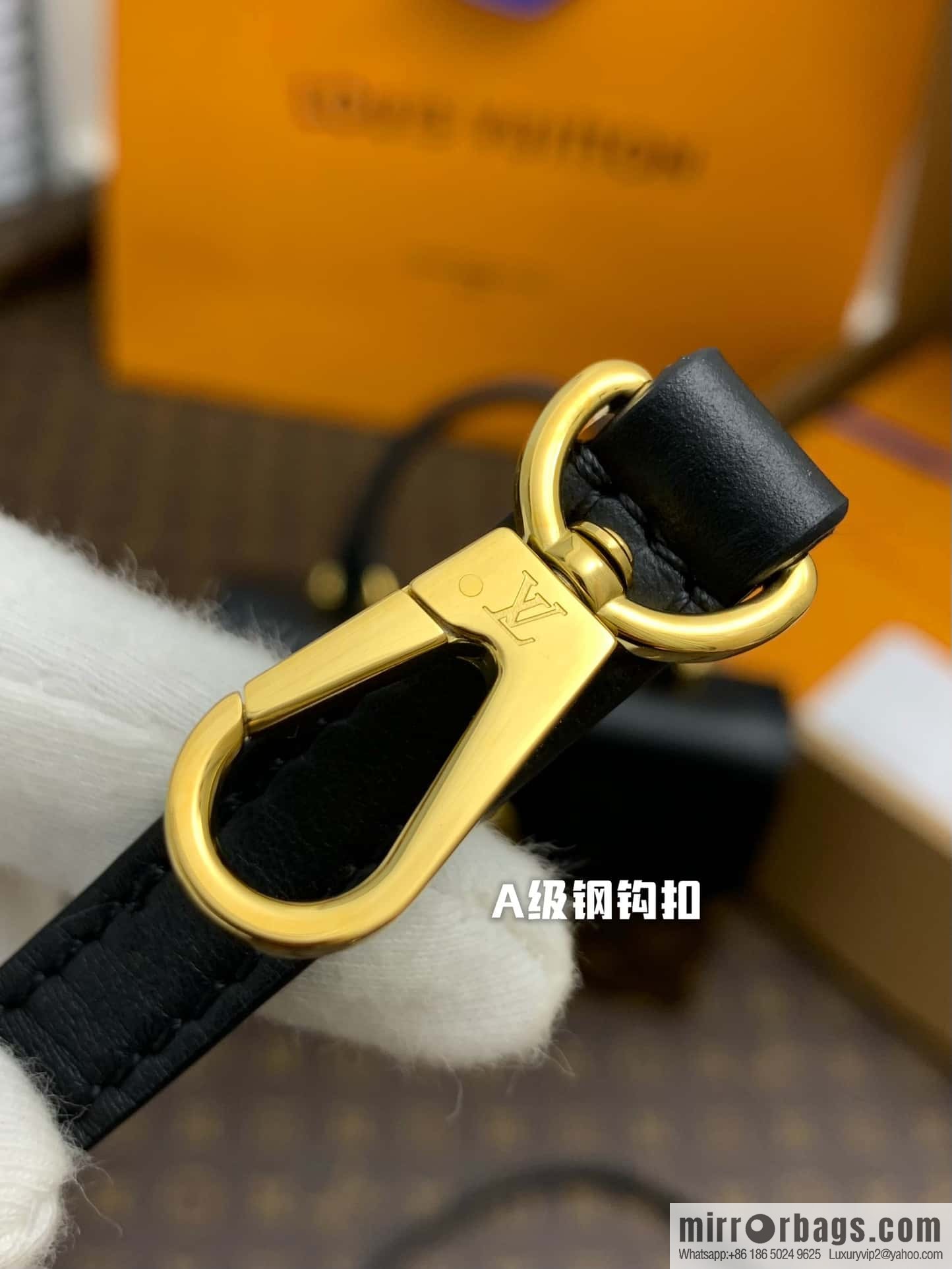 LV M44141 Locky BB