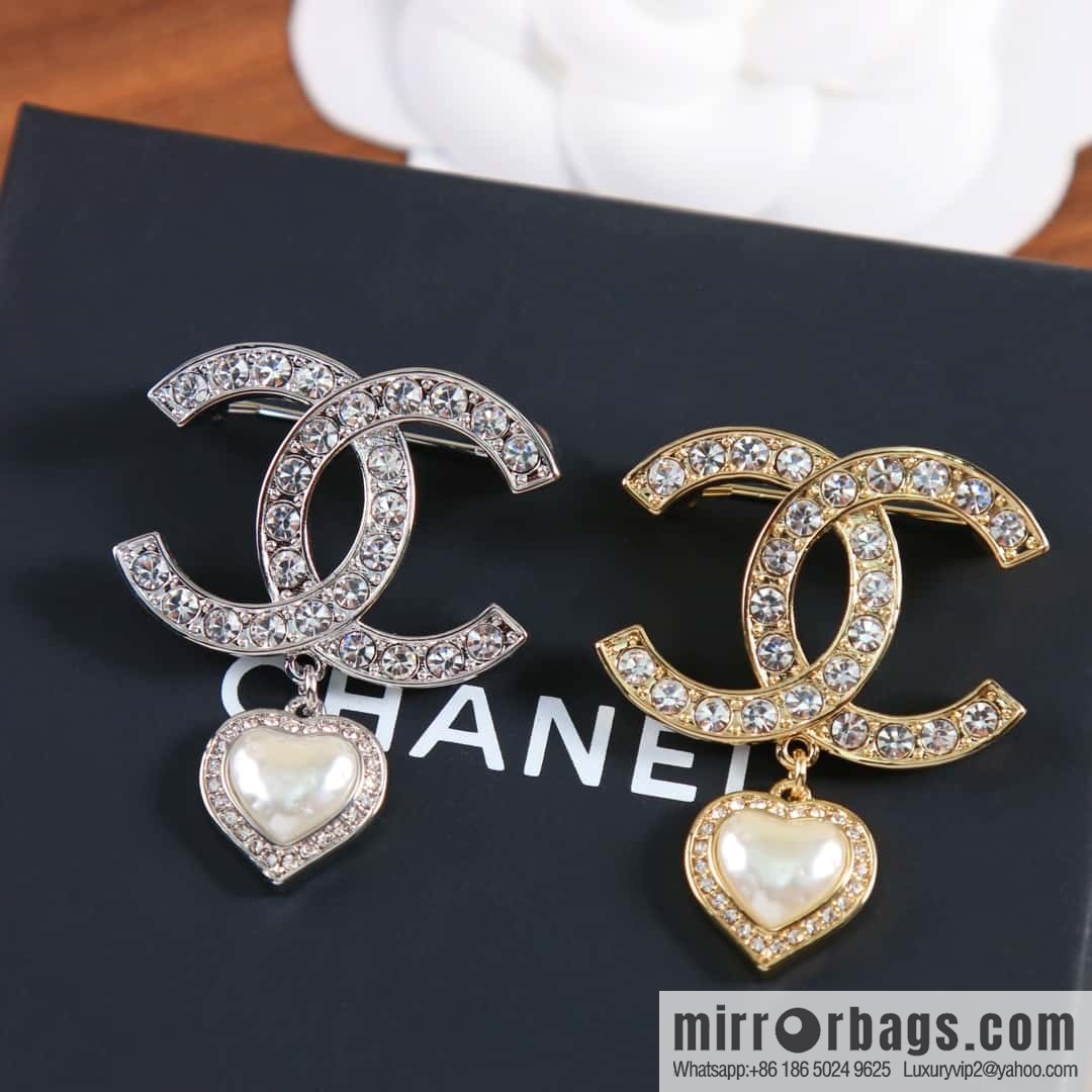 New ☑️ Chanel Double C Full Diamond Peach Heart Love Brooch