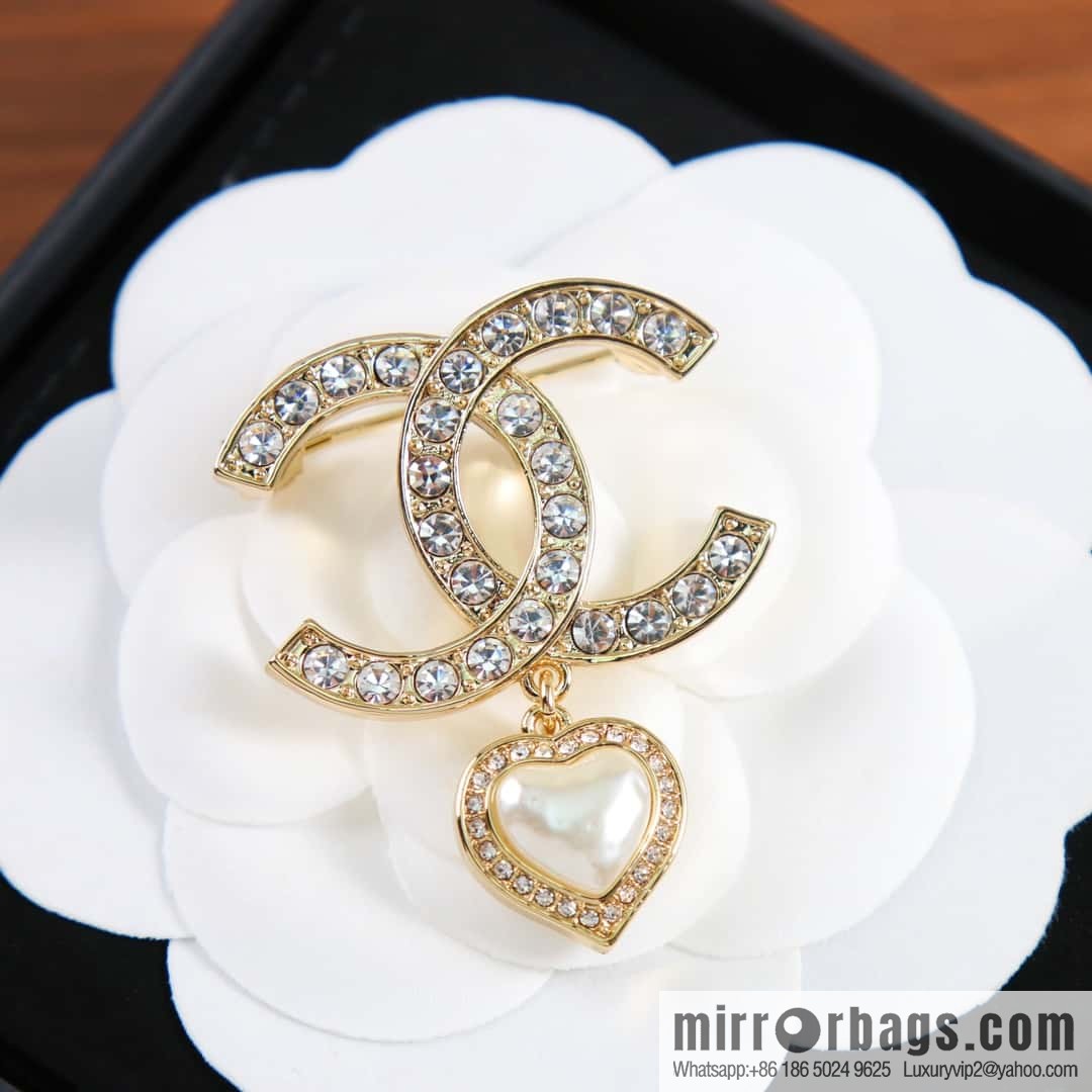 New ☑️ Chanel Double C Full Diamond Peach Heart Love Brooch