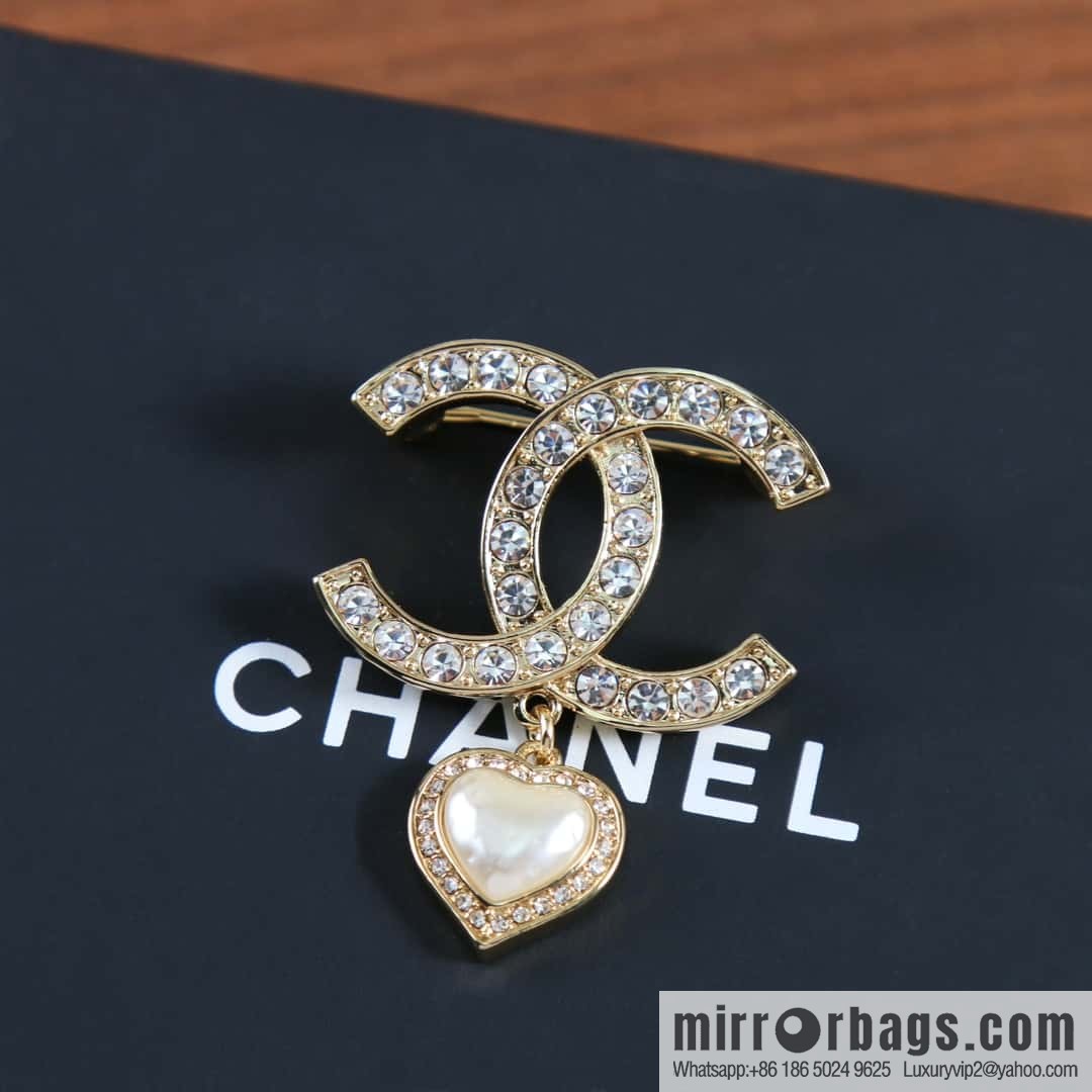 New ☑️ Chanel Double C Full Diamond Peach Heart Love Brooch