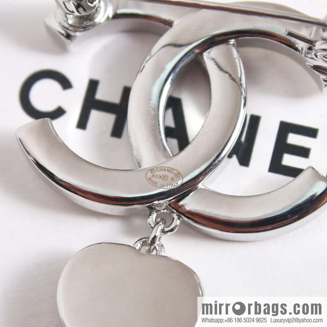 New ☑️ Chanel Double C Full Diamond Peach Heart Love Brooch