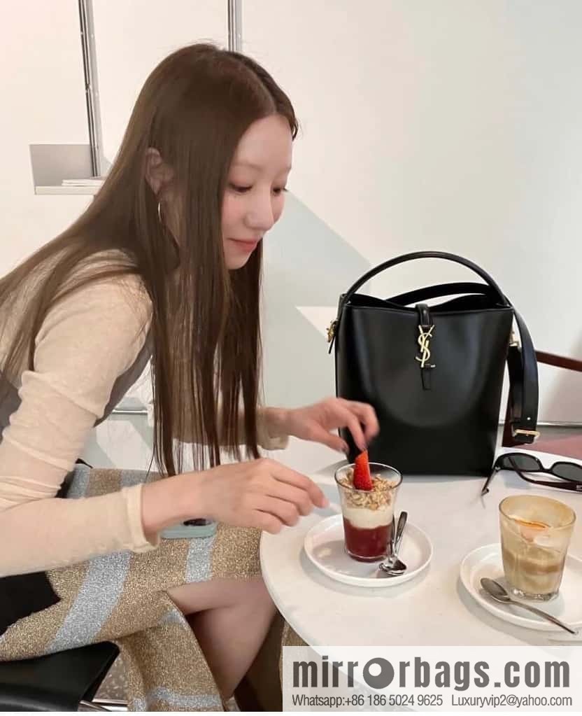 LE 5A-7 series of new medium super good-looking bucket bag model: 742828