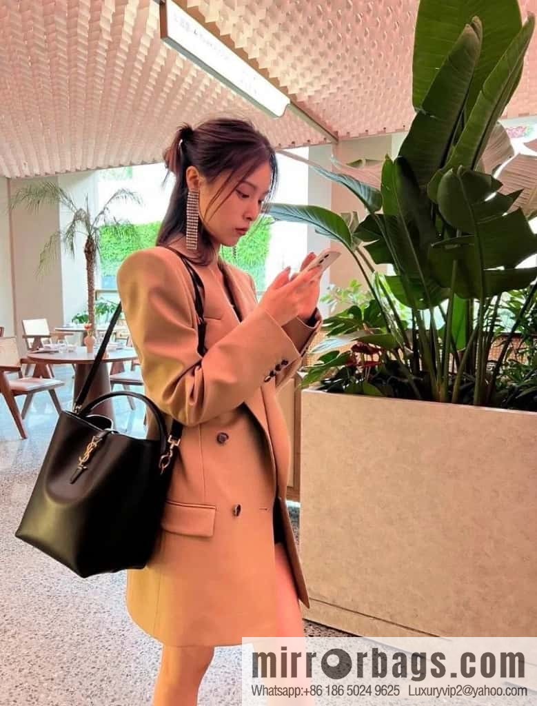 LE 5A-7 series of new medium super good-looking bucket bag model: 742828