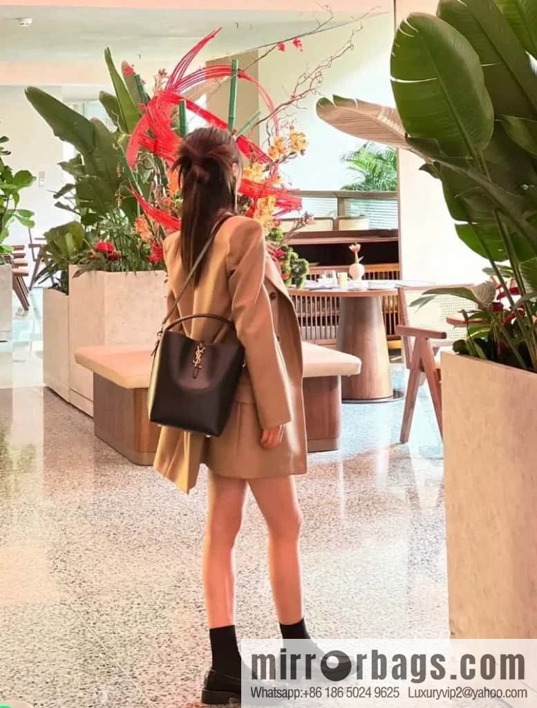LE 5A-7 series of new medium super good-looking bucket bag model: 742828