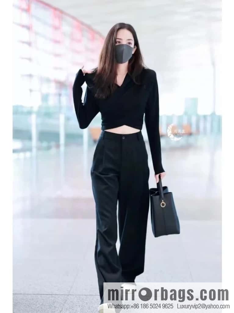 LE 5A-7 series of new medium super good-looking bucket bag model: 742828