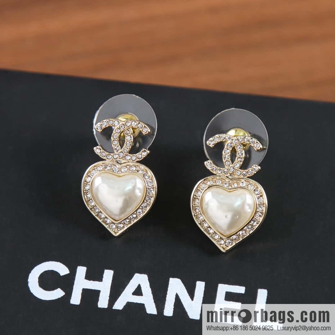 New ☑️ Chanel C2 double c peach heart love stud earrings