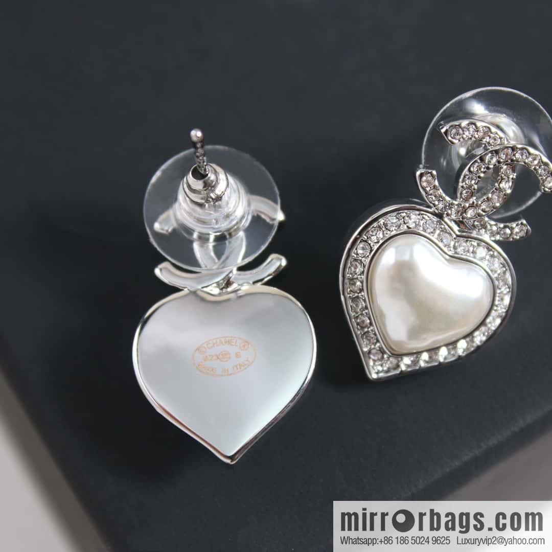 New ☑️ Chanel C2 double c peach heart love stud earrings