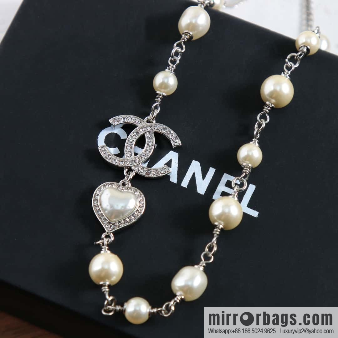 New ☑️ Chanel Double C Peach Heart Love Pearl Necklace