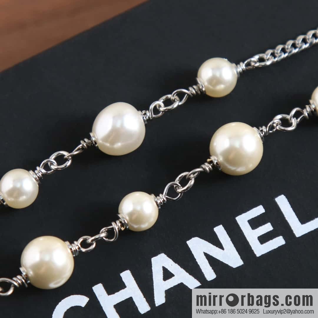New ☑️ Chanel Double C Peach Heart Love Pearl Necklace