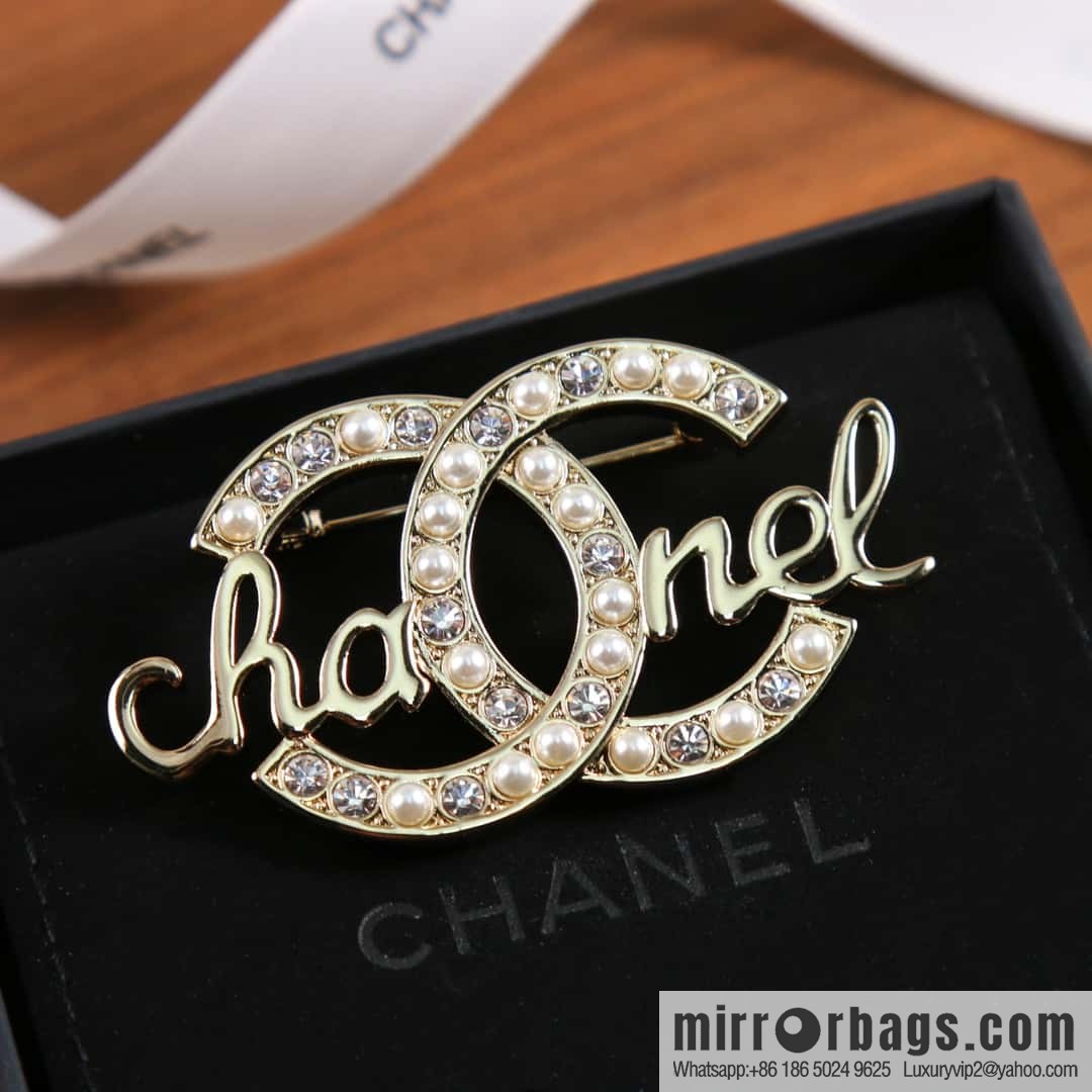 New ☑️ Chanel Double C Pearl Letter CHANEL Brooch