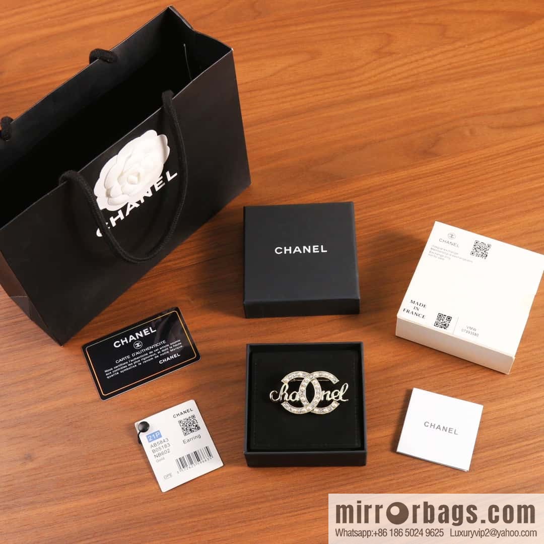 New ☑️ Chanel Double C Pearl Letter CHANEL Brooch