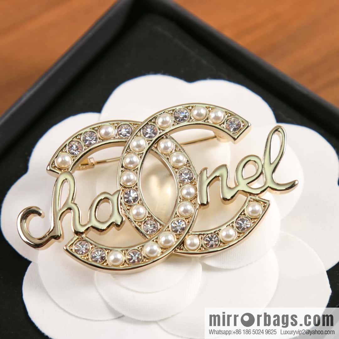 New ☑️ Chanel Double C Pearl Letter CHANEL Brooch
