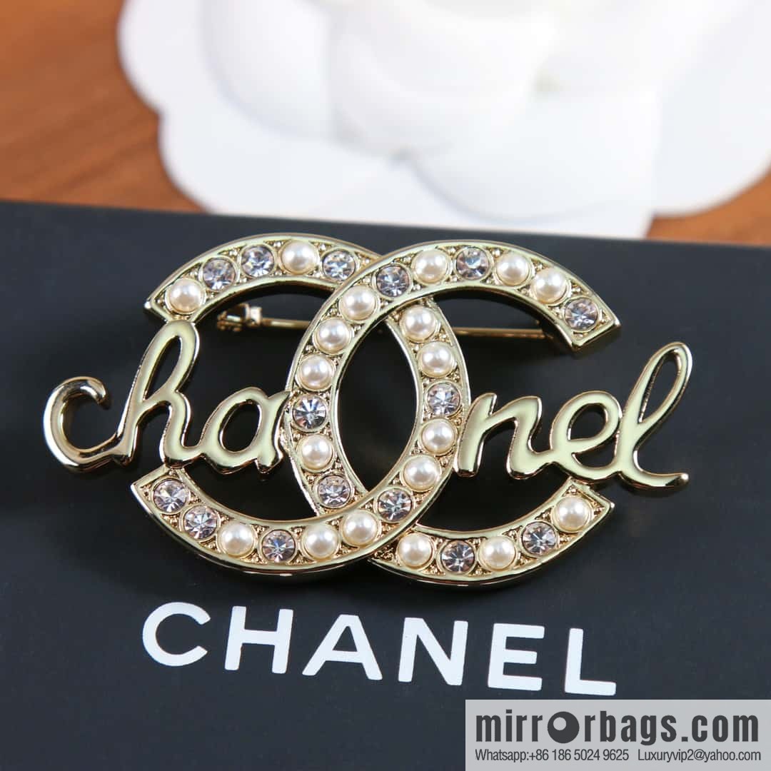 New ☑️ Chanel Double C Pearl Letter CHANEL Brooch
