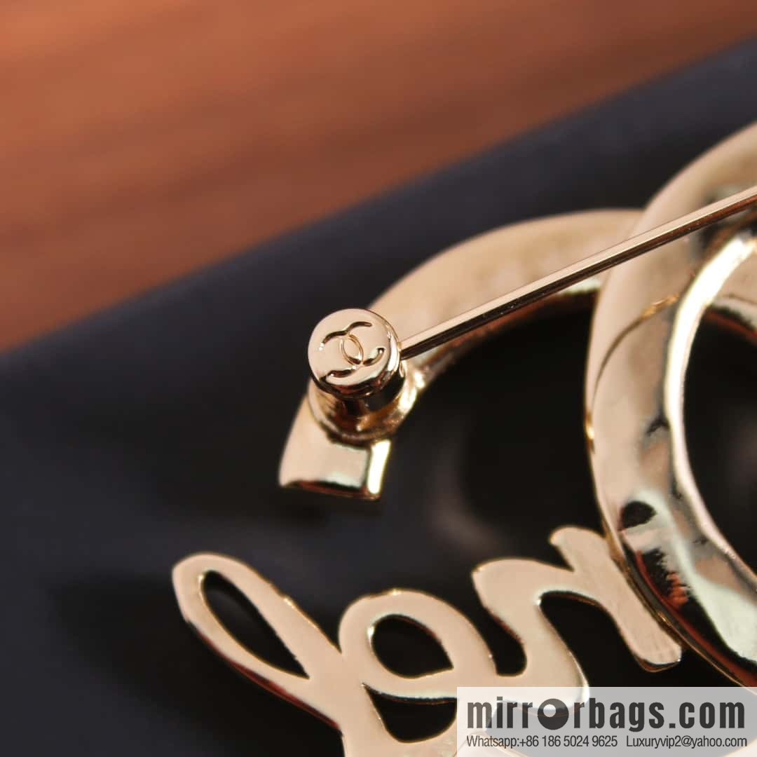 New ☑️ Chanel Double C Pearl Letter CHANEL Brooch