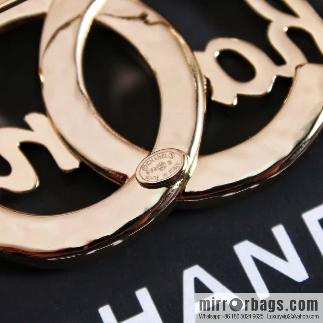 New ☑️ Chanel Double C Pearl Letter CHANEL Brooch