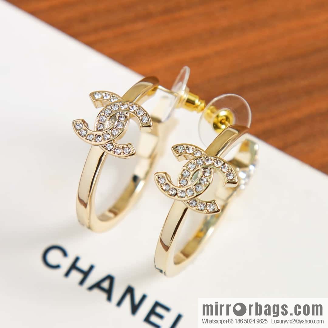 New ☑️ Chanel semi-round double c star stud earrings