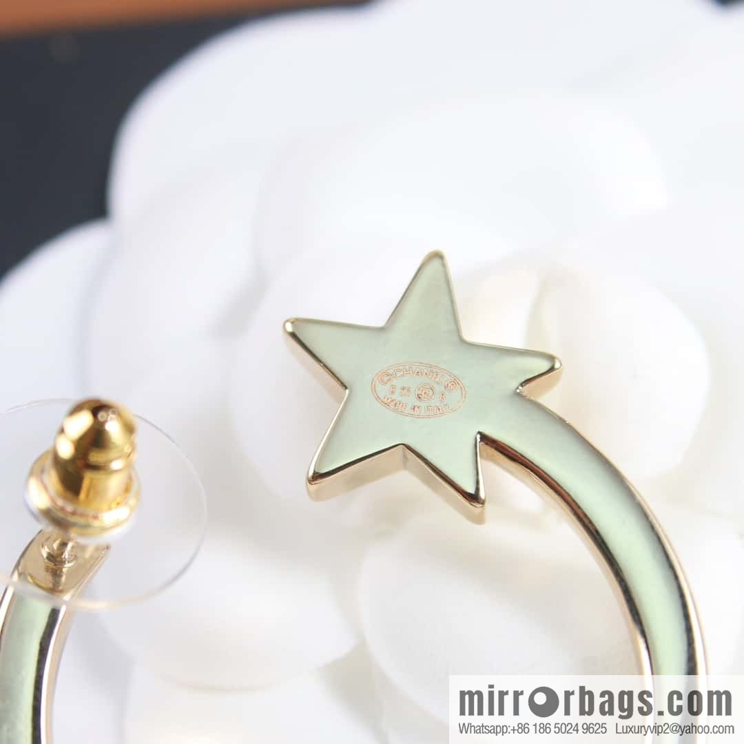 New ☑️ Chanel semi-round double c star stud earrings