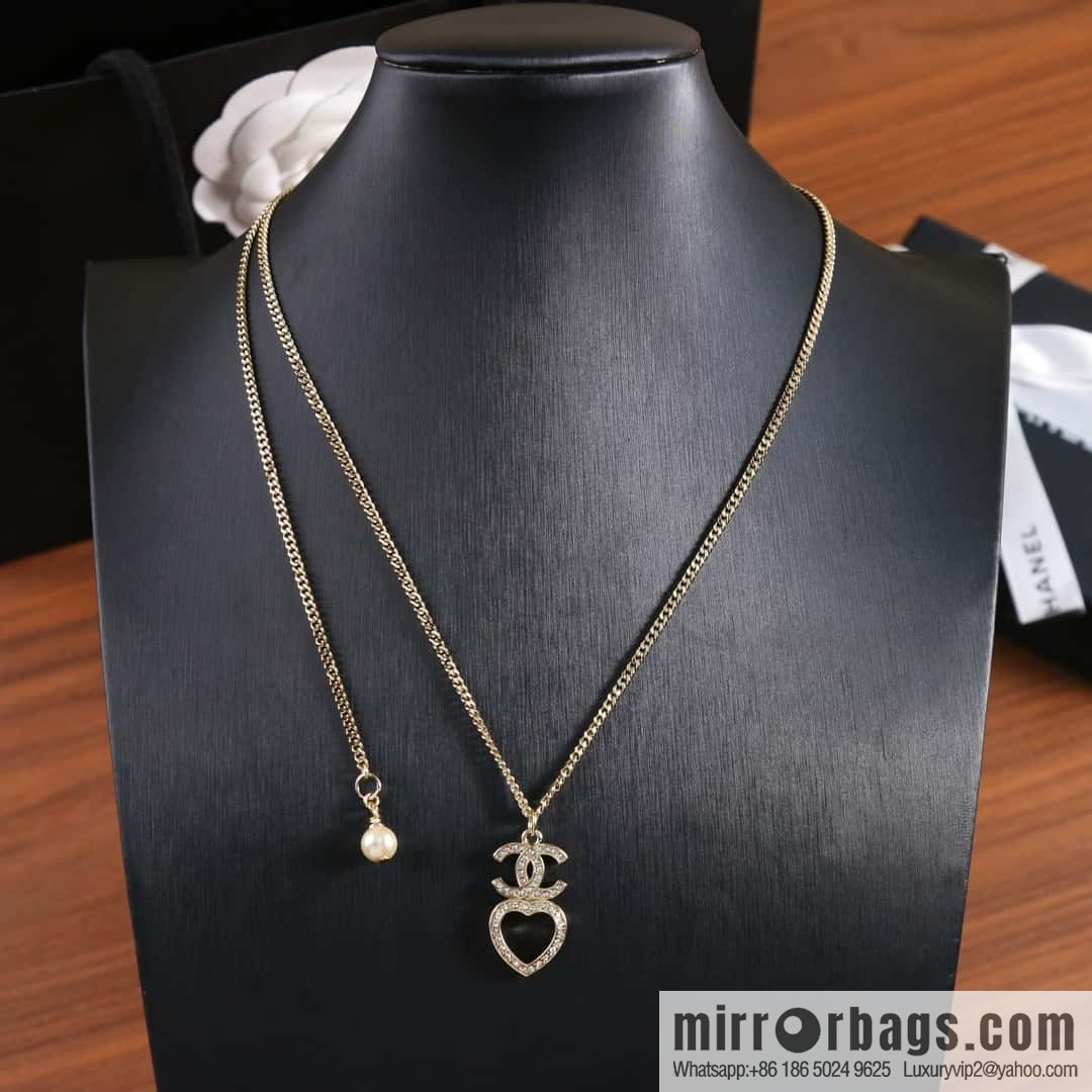 New ☑️ Chanel Double C Hollow Peach Heart Love Necklace