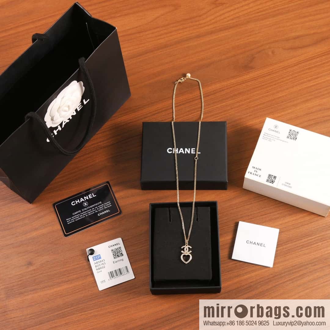 New ☑️ Chanel Double C Hollow Peach Heart Love Necklace