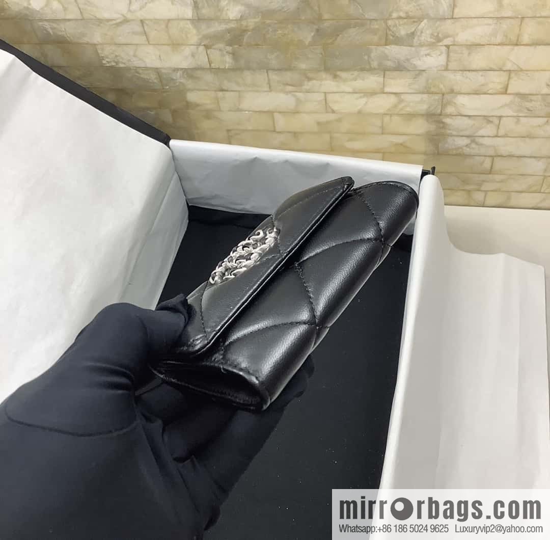 CHANEL classic rhombus 19 sheepskin silver buckle big cc logo snap card holder AP1790