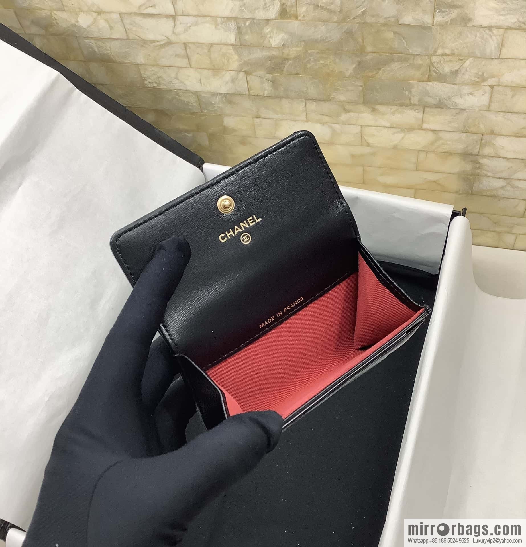 CHANEL classic rhombus 19 sheepskin gold buckle big cc logo snap card holder AP1790