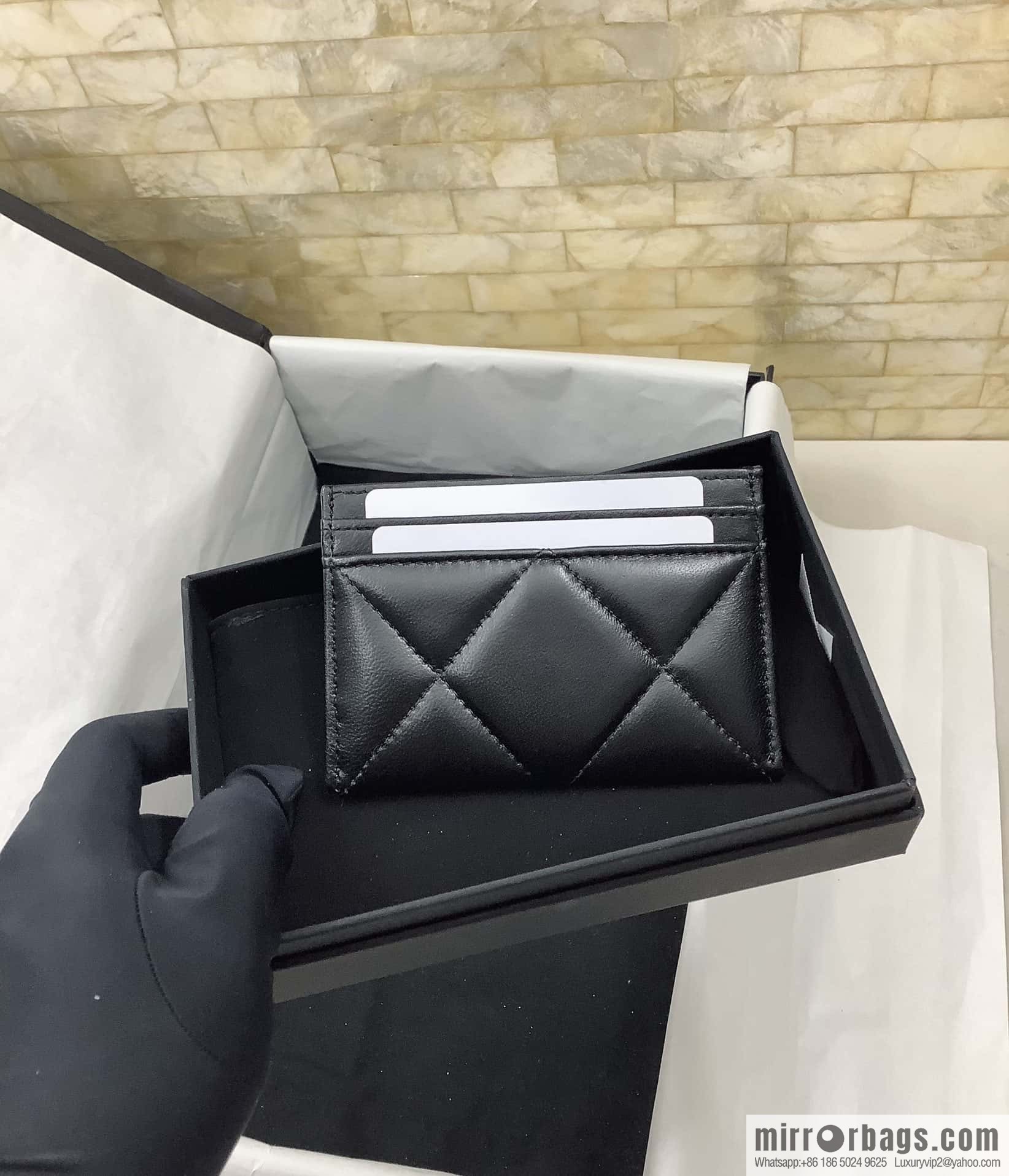 CHANEL classic rhombus 19 sheepskin silver buckle large cc logo card holder AP1167