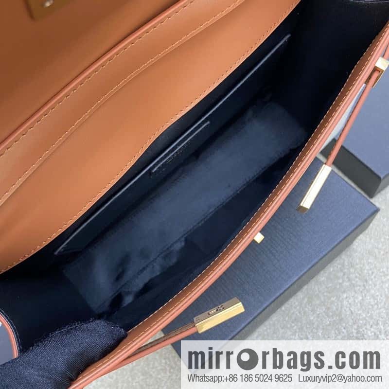 Manhattan latest bag type flip Manhattan baguette bag brown linen/gold model: 553742
