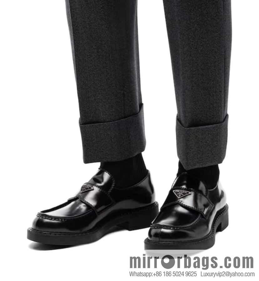PRADA triangular logo decoration, glossy loafers