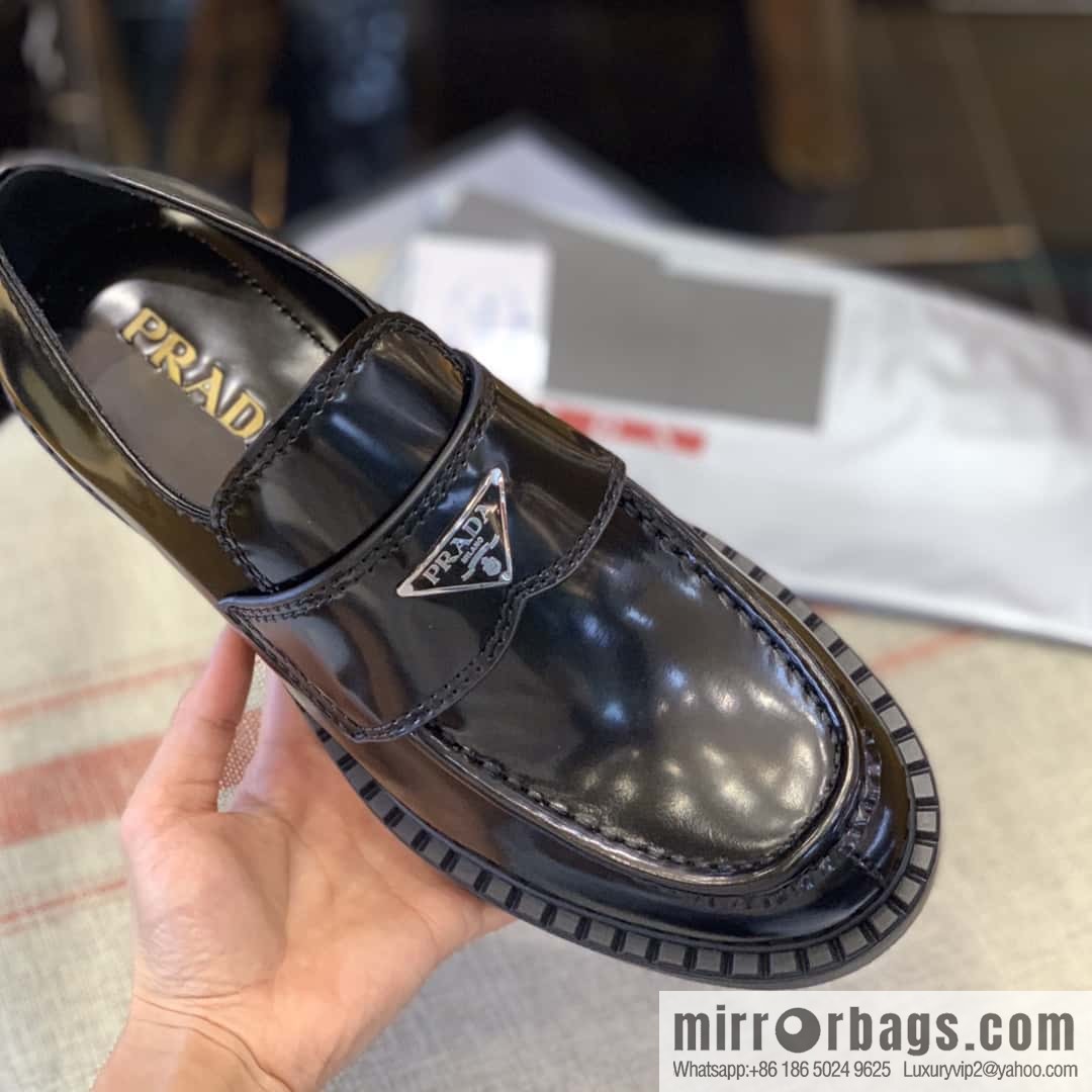 PRADA triangular logo decoration, glossy loafers