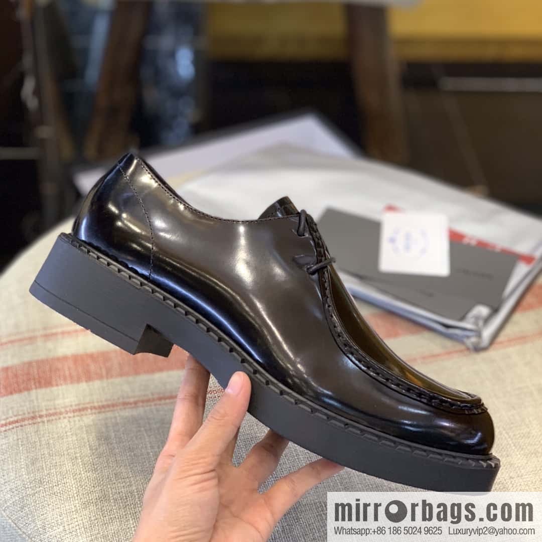 PRADA glossy lace-up shoes
