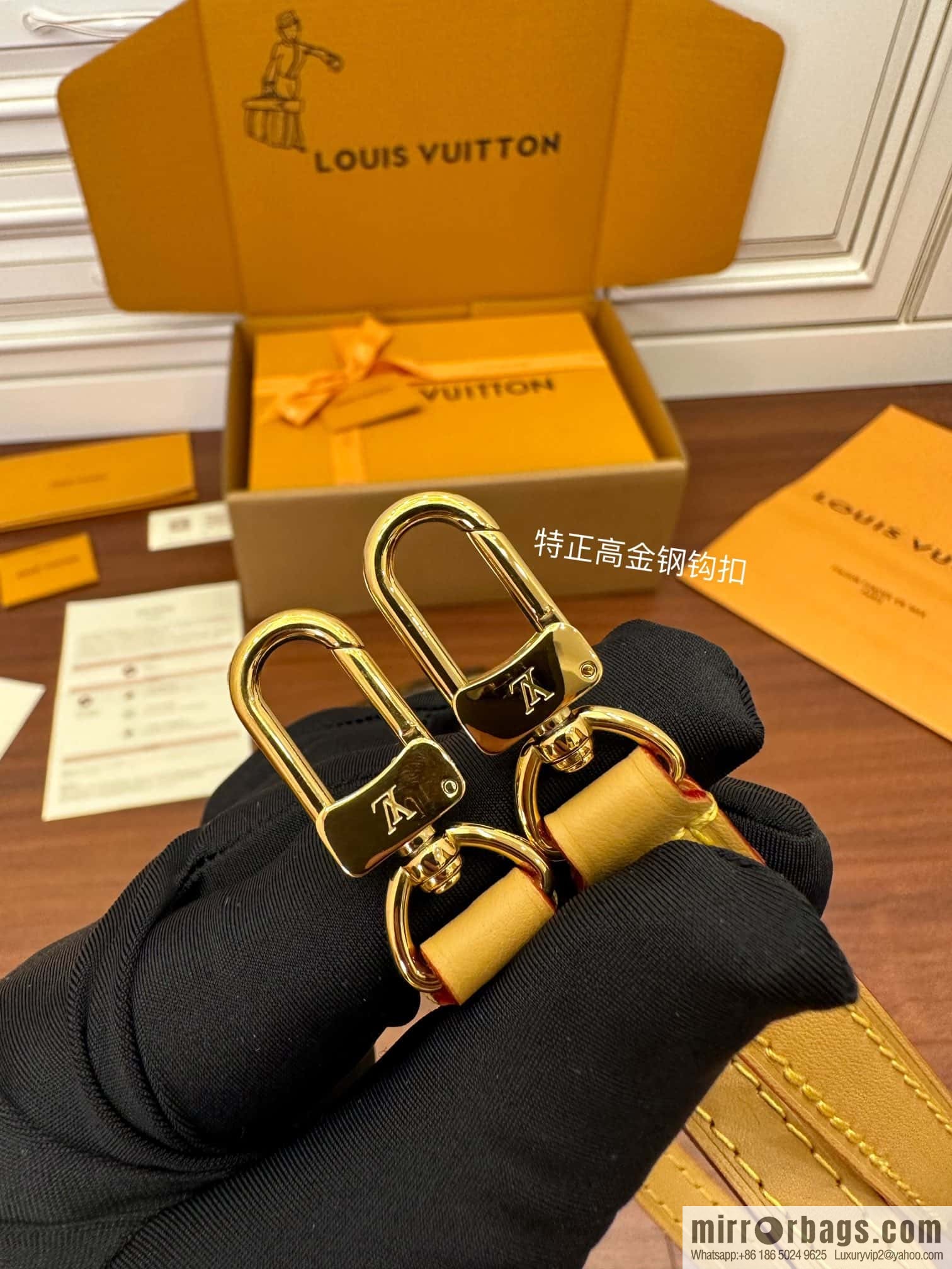 LV MINI BUMBAG handbag M82335