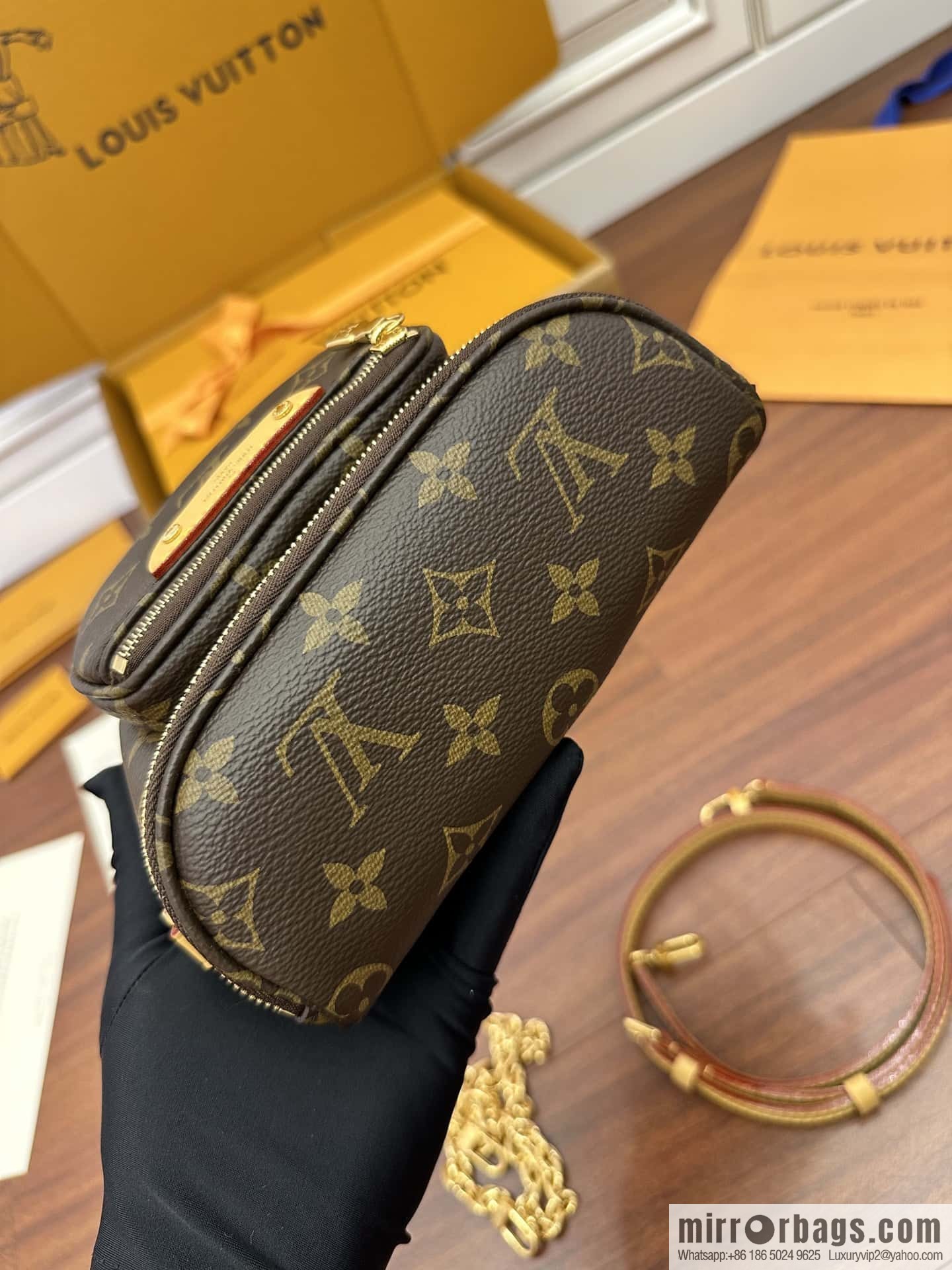 LV MINI BUMBAG handbag M82335
